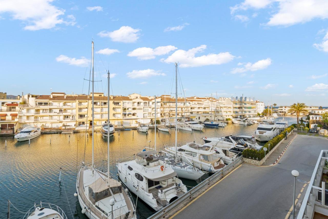 Welcs Apartamento 055 Emp Con Terraza Y Vistas Al Canal Ampuriabrava Exterior foto